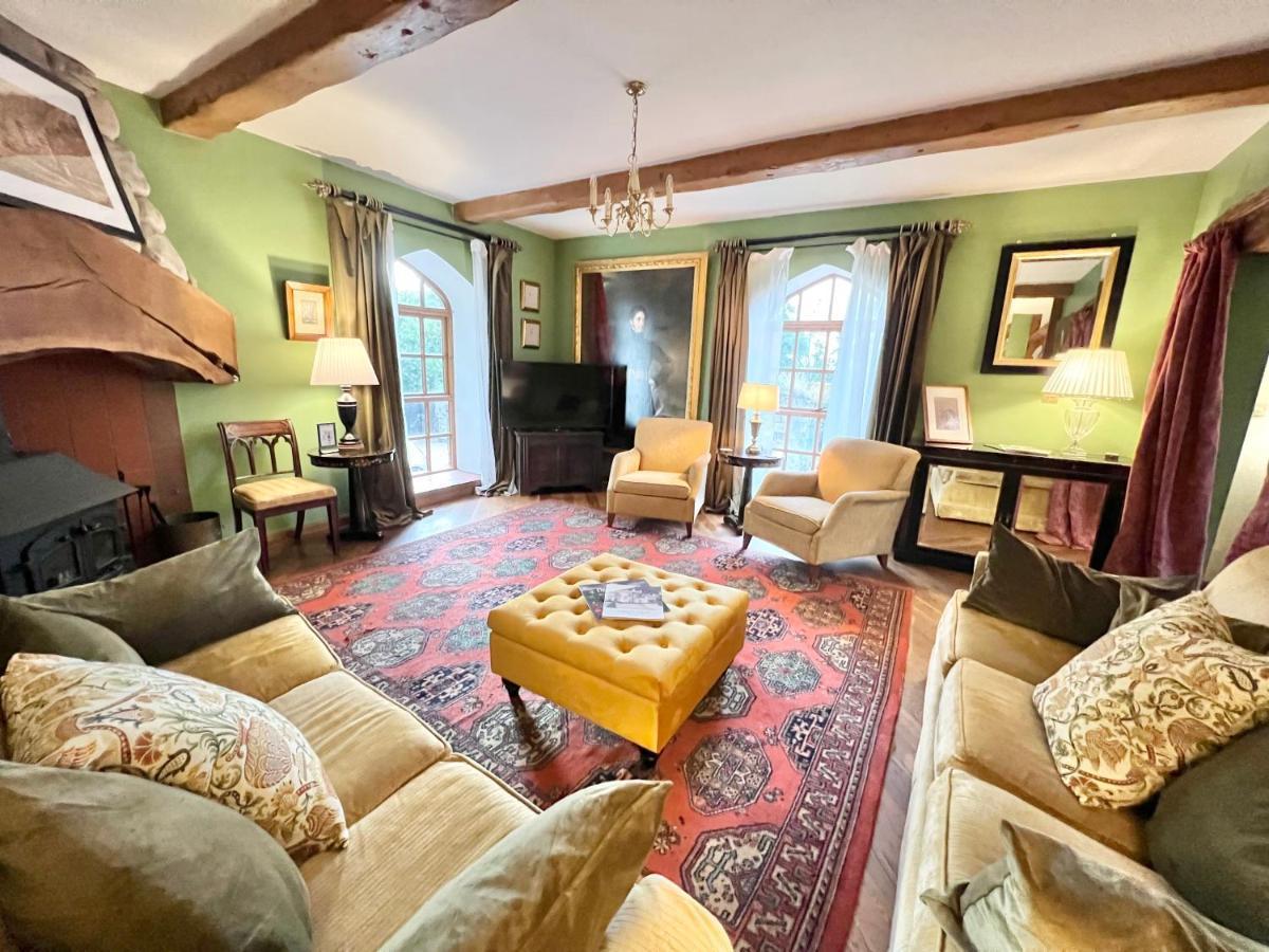 Tan-Yr-Ogo Gate Lodge, Gwrych Castle Llanddulas エクステリア 写真