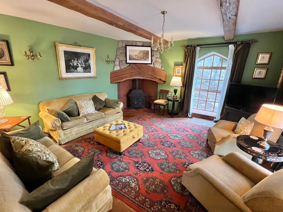 Tan-Yr-Ogo Gate Lodge, Gwrych Castle Llanddulas エクステリア 写真