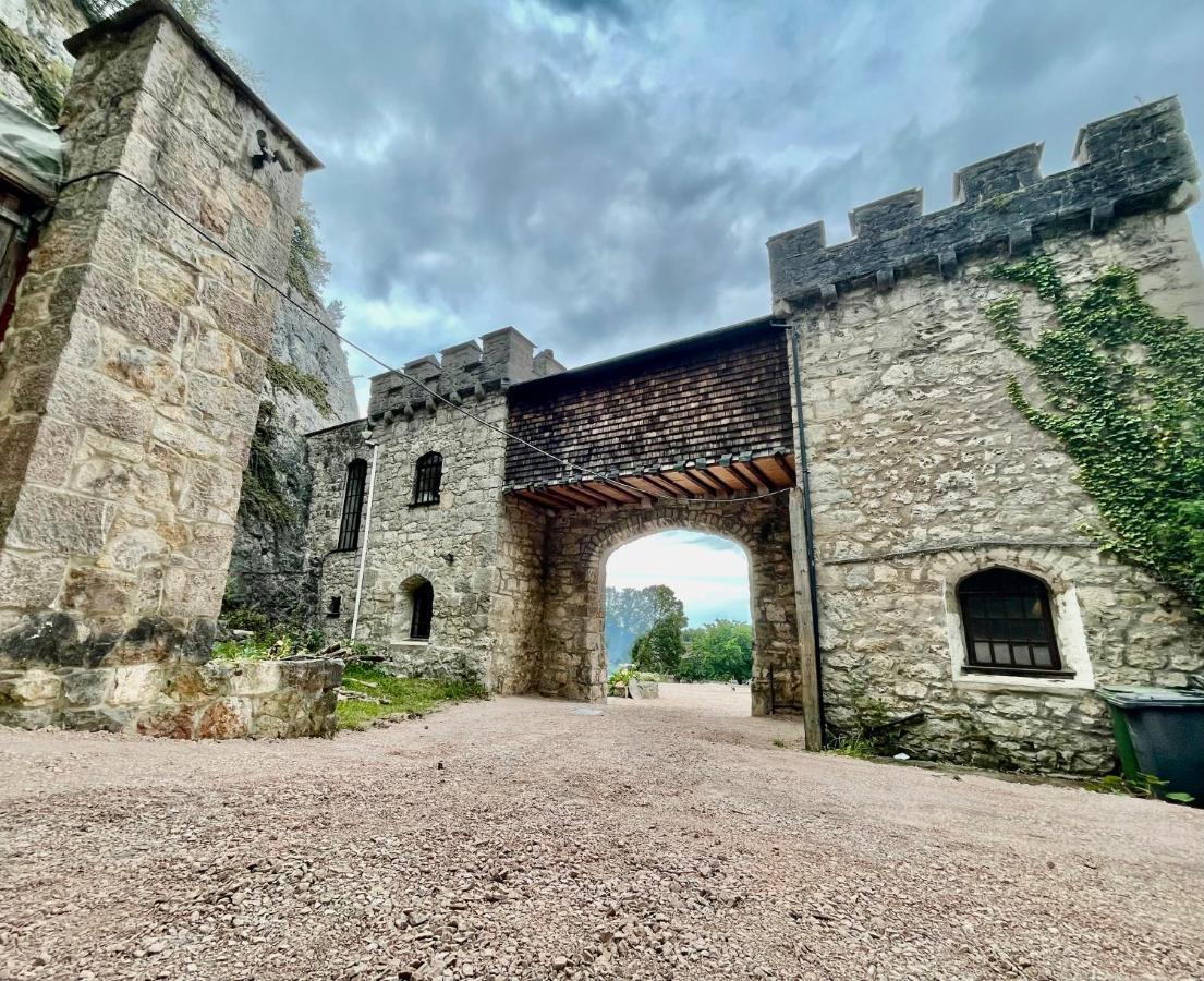 Tan-Yr-Ogo Gate Lodge, Gwrych Castle Llanddulas エクステリア 写真