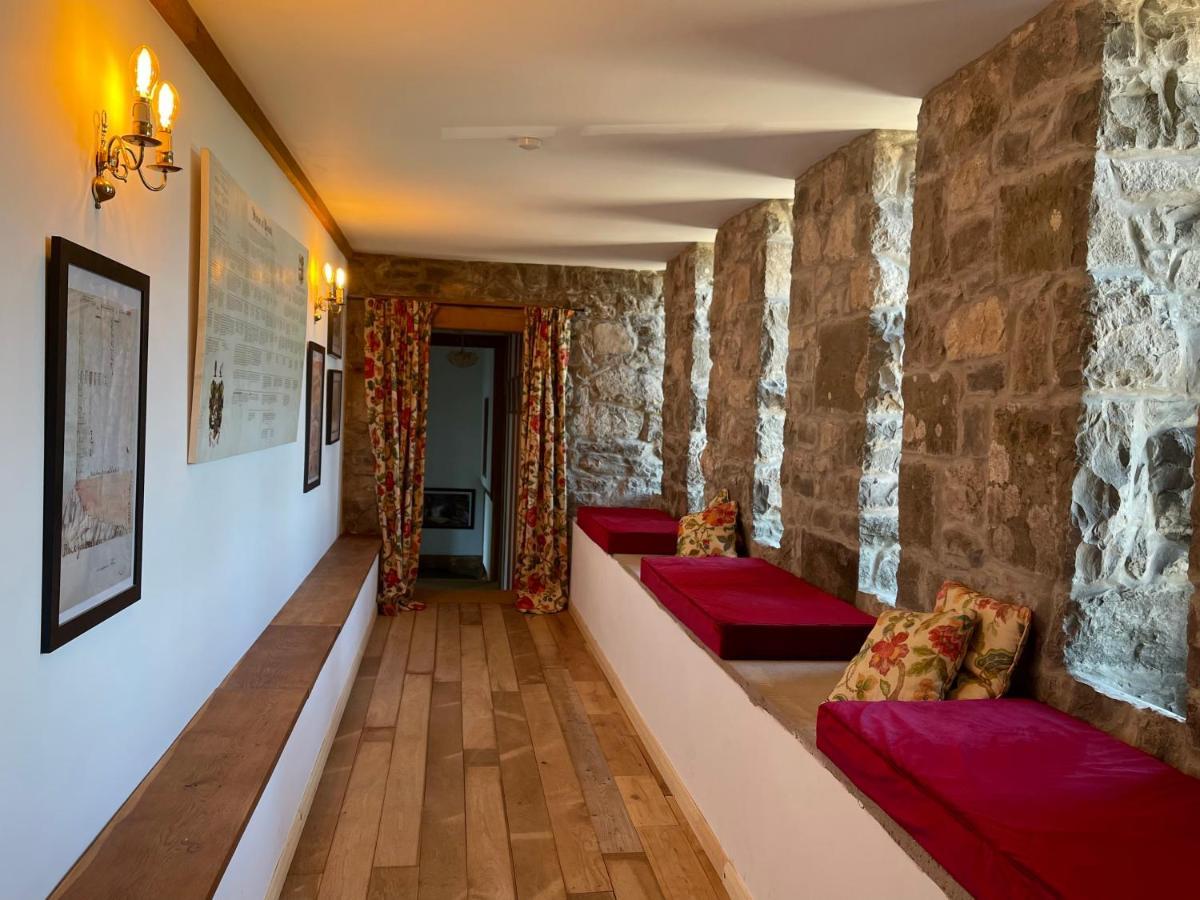 Tan-Yr-Ogo Gate Lodge, Gwrych Castle Llanddulas エクステリア 写真